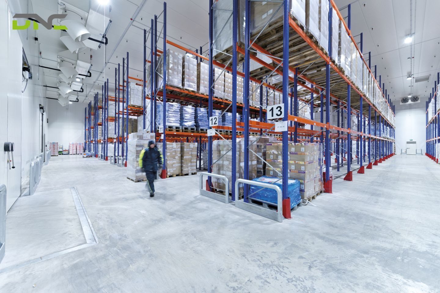 Temperature-controlled warehouse